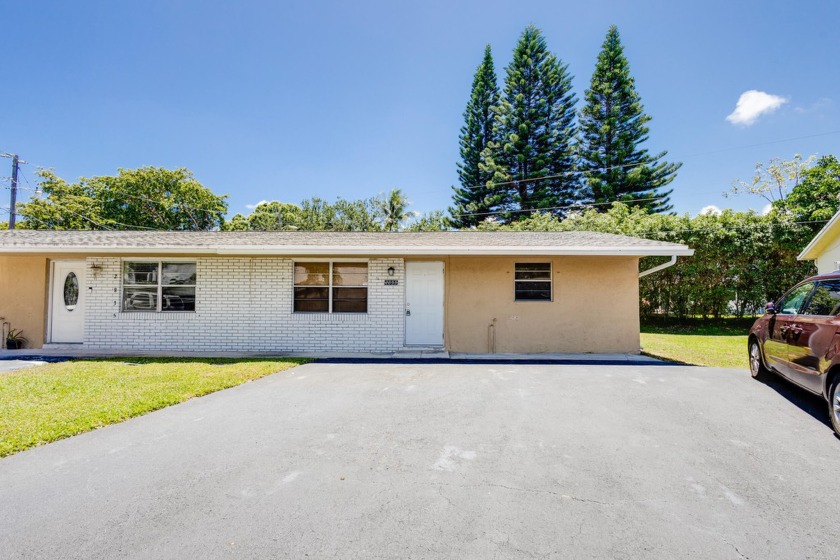 2/1 Villa in the Heart of Delray!Prime Location! This - Beach Home for sale in Delray Beach, Florida on Beachhouse.com