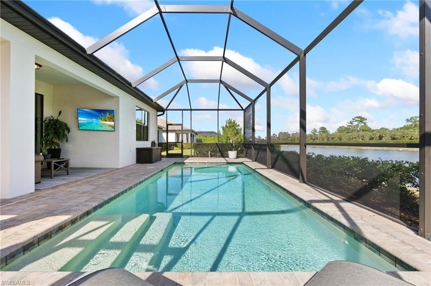 POOL WITH A VIEW!! Discover the perfect blend of modern - Beach Home for sale in Naples, Florida on Beachhouse.com