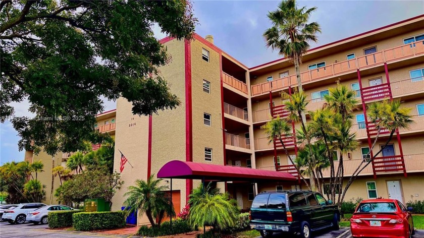 Rare corner unit with stunning lake views in Cypress Bend IV! - Beach Condo for sale in Pompano Beach, Florida on Beachhouse.com