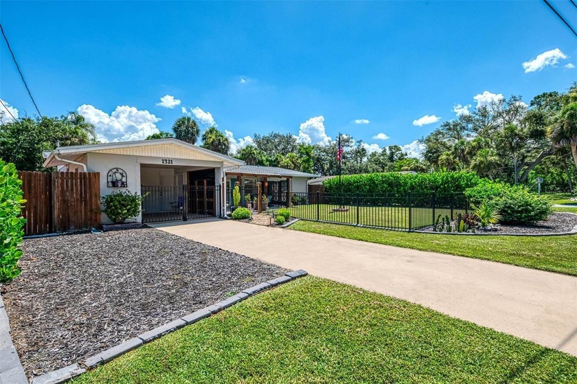 One or more photo(s) has been virtually staged. Charming Venice - Beach Home for sale in Venice, Florida on Beachhouse.com