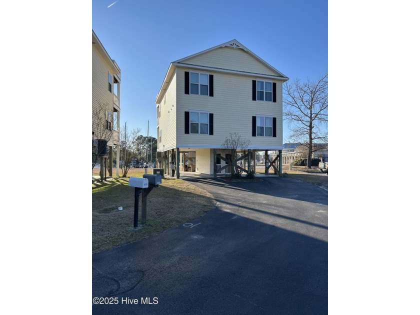 STUNNING LOCATION! Beautiful townhouse overlooking the Northwest - Beach Townhome/Townhouse for sale in New Bern, North Carolina on Beachhouse.com