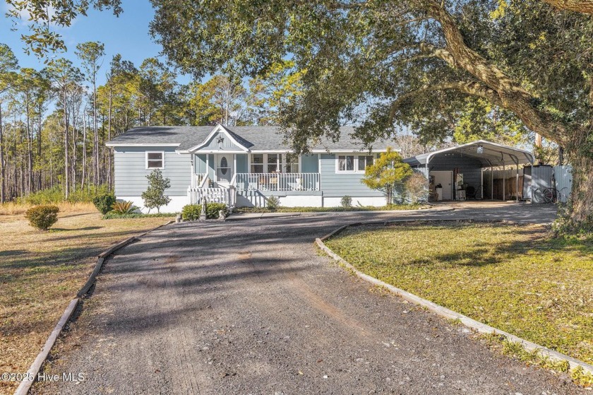 This delightful 2-bedroom, 2-bathroom home is located just 3 - Beach Home for sale in Sneads Ferry, North Carolina on Beachhouse.com