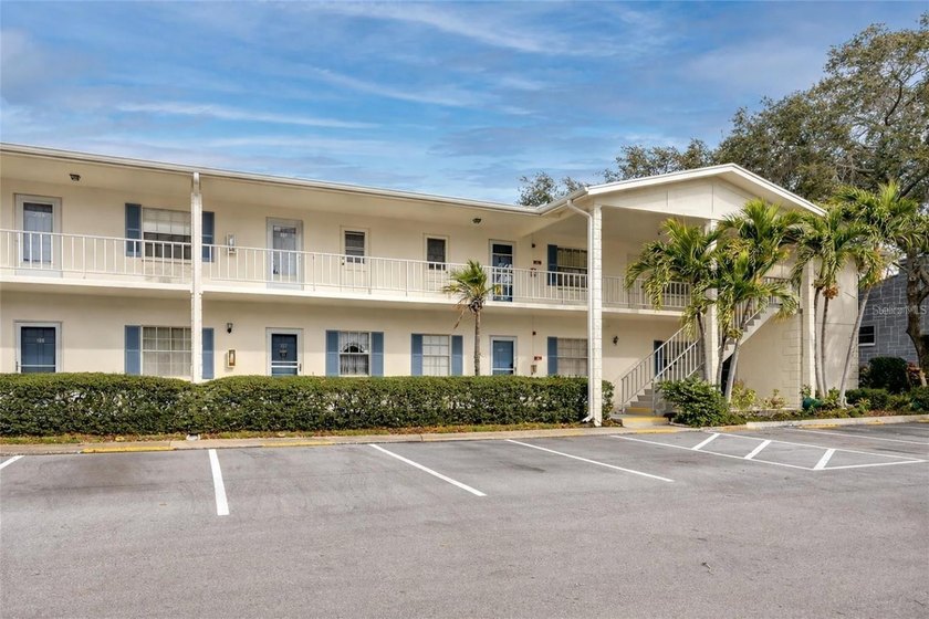 Welcome to 500 Glennes Ln #107 in desirable Dunedin!

This - Beach Condo for sale in Dunedin, Florida on Beachhouse.com