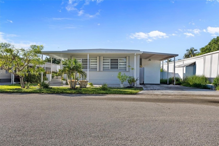Don't miss this opportunity! Beautifully updated Mobile Home in - Beach Home for sale in Davie, Florida on Beachhouse.com