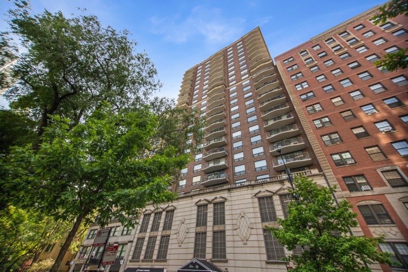 Significant $50k price improvement along with all new stainless - Beach Condo for sale in Chicago, Illinois on Beachhouse.com