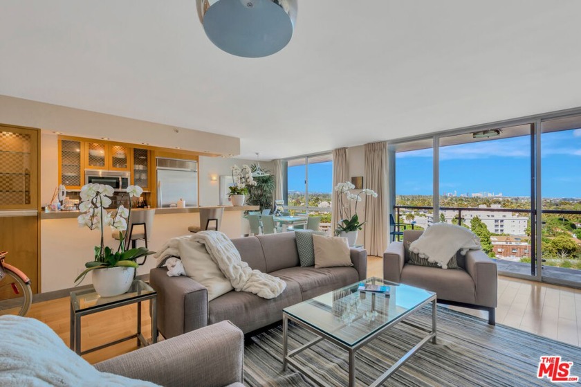 Exquisitely designed and remodeled 1 Bedroom, 1 Bathroom with - Beach Other for sale in Santa Monica, California on Beachhouse.com