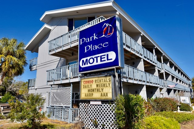 Prime corner unit in one of the best locations in town--directly - Beach Condo for sale in Cedar Key, Florida on Beachhouse.com