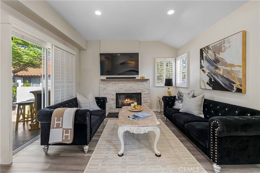 BRAND NEW TO THE MARKET!! Lake-Close Updated Condominium in the - Beach Condo for sale in Rancho Santa Margarita, California on Beachhouse.com