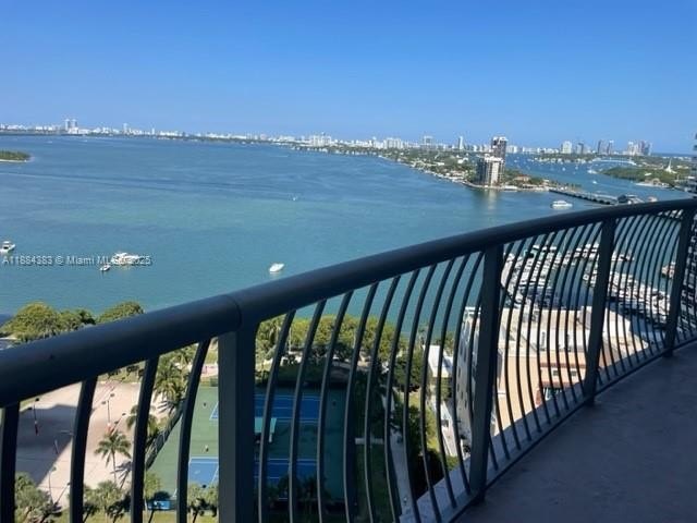 Amazing 2/2 condo with spectacular bay views. Located in the - Beach Condo for sale in Miami, Florida on Beachhouse.com