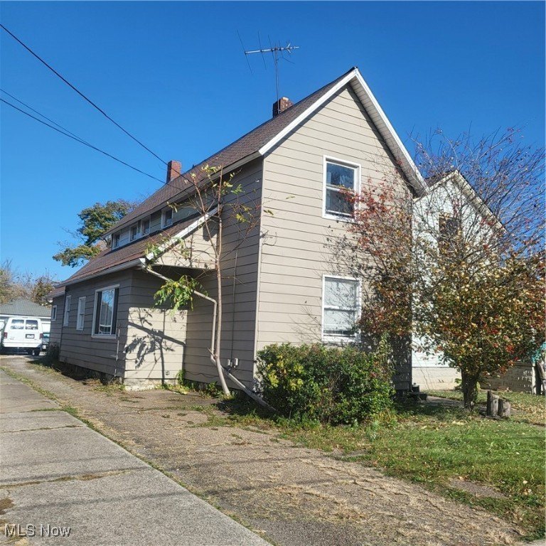 Twice as Good!  Up and Down Duplex in a well traffic area, first - Beach Townhome/Townhouse for sale in Lorain, Ohio on Beachhouse.com