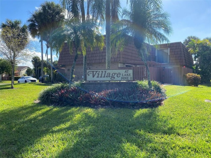 THREE BED ROOM WITH THREE FULL BATH. MASTER BEDROOM HAS GREAT - Beach Condo for sale in Davie, Florida on Beachhouse.com