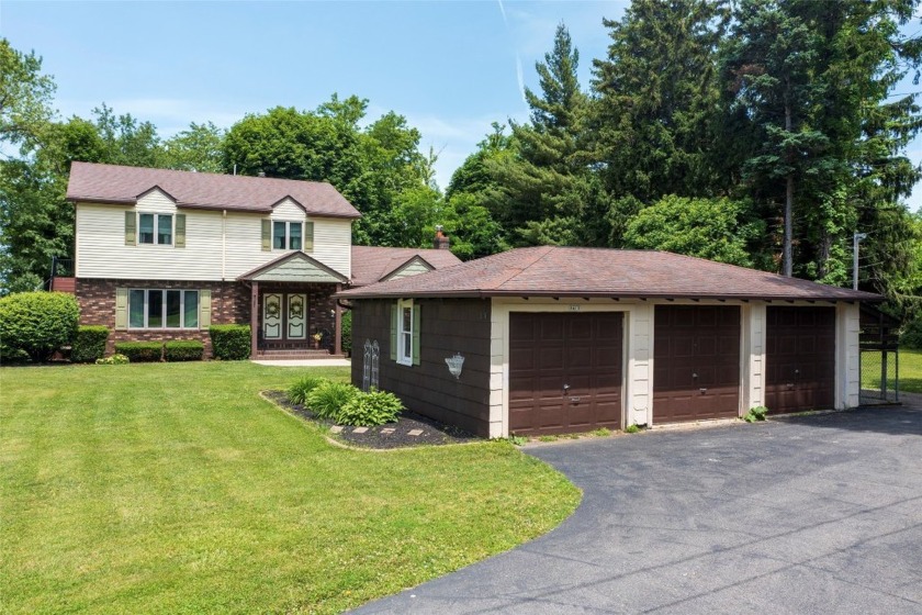 Welcome to Paradise! Three bedroom, 2.5 bath, two story home - Beach Home for sale in Erie, Pennsylvania on Beachhouse.com