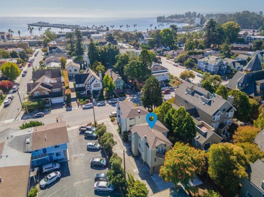 Enjoy coastal living every day on Beach Hill, a delightful - Beach Townhome/Townhouse for sale in Santa Cruz, California on Beachhouse.com