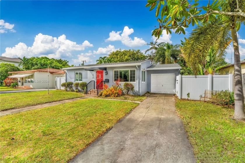 Investor's Paradise! Charming-2BR/1BA home with a rare 1-car - Beach Home for sale in Hollywood, Florida on Beachhouse.com