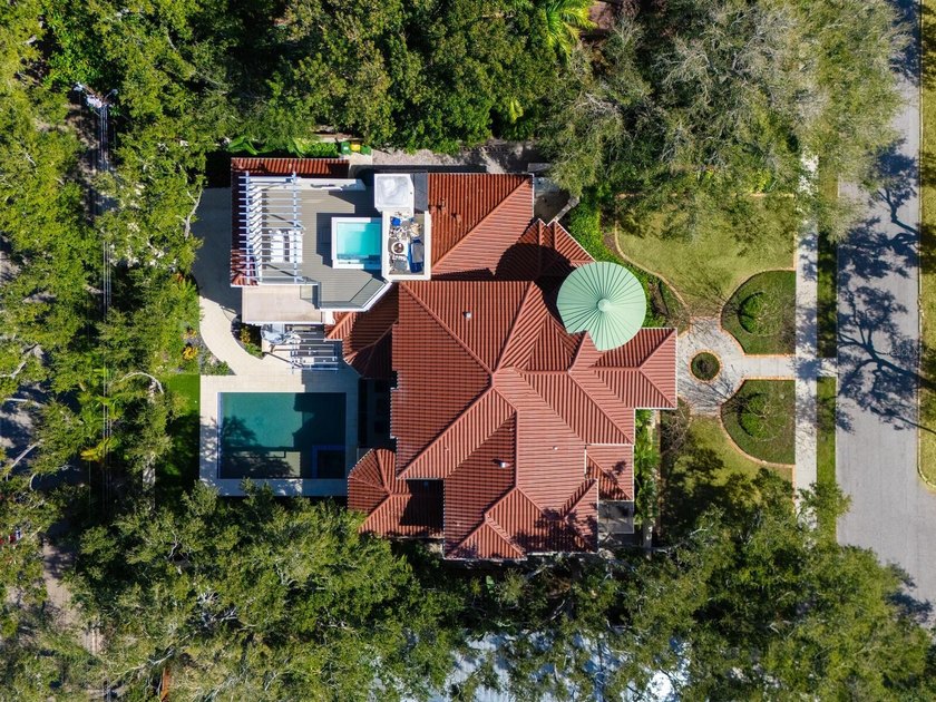 One or more photo(s) has been virtually staged. In Sarasota's - Beach Home for sale in Sarasota, Florida on Beachhouse.com
