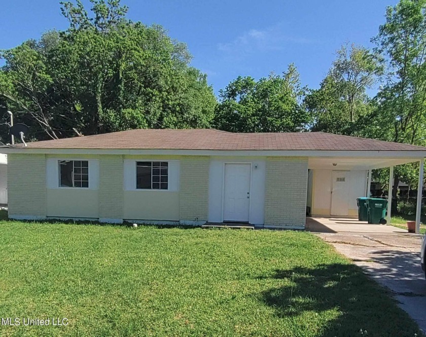 Welcome to your new charming brick home. Great for a first time - Beach Home for sale in Gulfport, Mississippi on Beachhouse.com