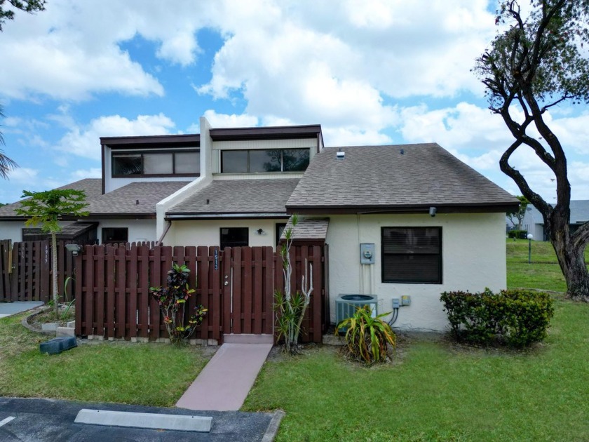 Discover this beautifully updated 3-bedroom, 2-bath townhome - Beach Townhome/Townhouse for sale in West Palm Beach, Florida on Beachhouse.com
