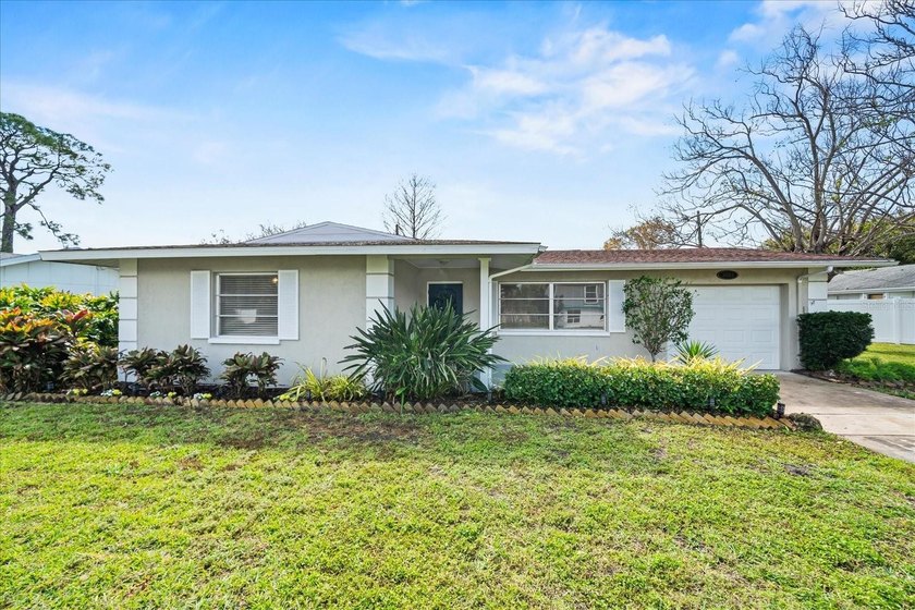 Welcome to 3503 18th Ave W, a delightful 2-bedroom, 2-bathroom - Beach Home for sale in Bradenton, Florida on Beachhouse.com