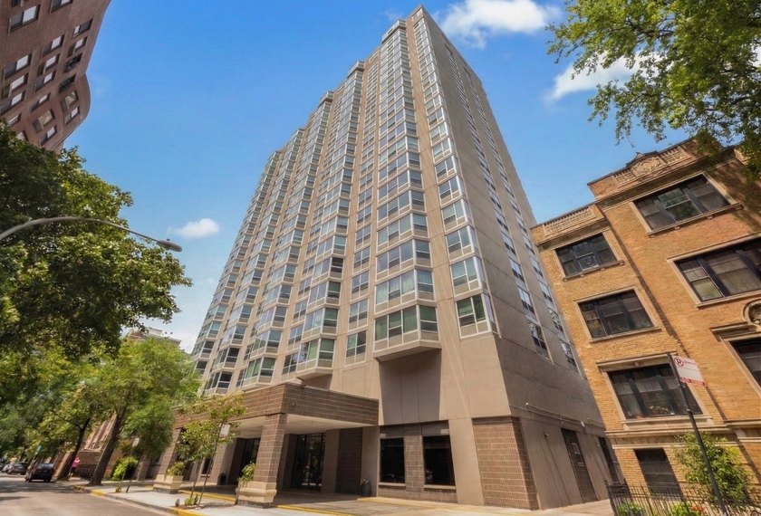 Bright and sunny south-facing 1-bedroom in highly desirable - Beach Condo for sale in Chicago, Illinois on Beachhouse.com