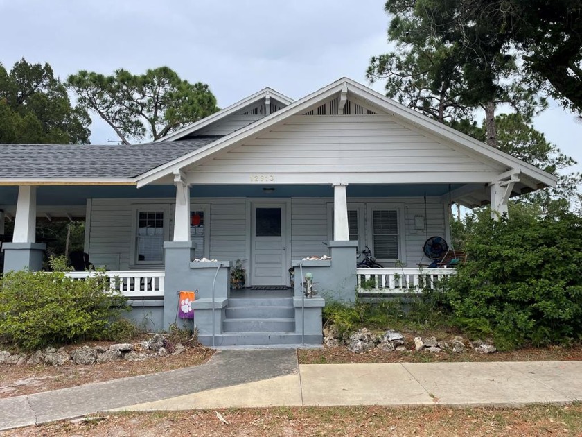 Here's a super opportunity to own a Commercial property on a - Beach Home for sale in Cedar Key, Florida on Beachhouse.com