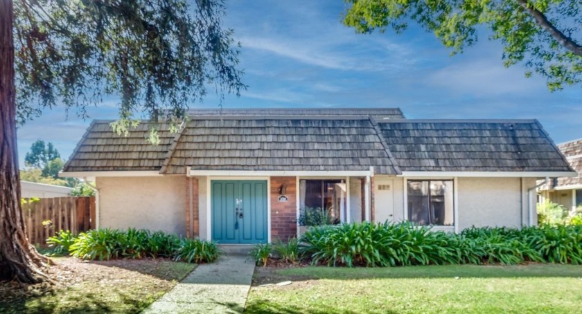 Welcome to this spacious, single-story, end-unit townhome, no - Beach Condo for sale in San Jose, California on Beachhouse.com