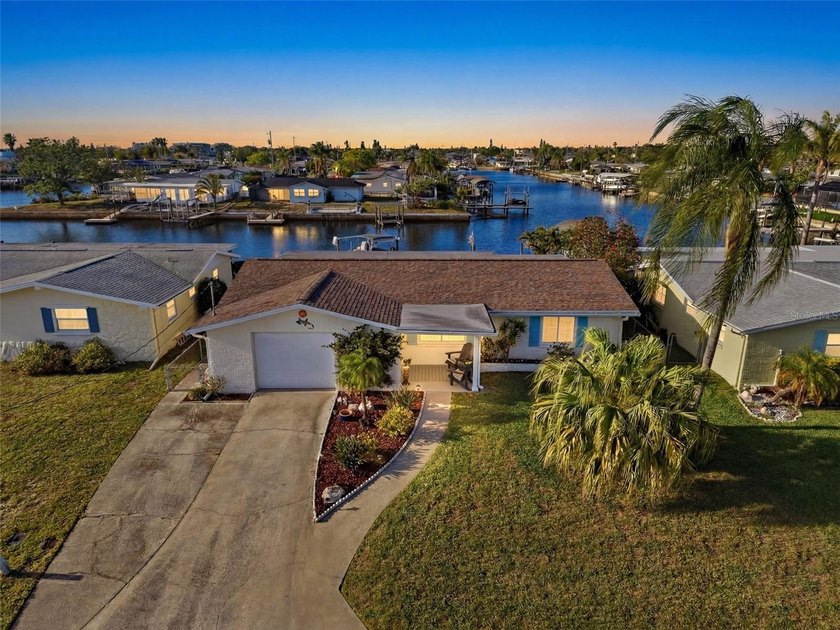 This 2-bedroom, 2-bath waterfront home has never - Beach Home for sale in Hudson, Florida on Beachhouse.com