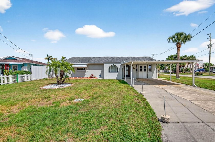 Remodeled Waterfront Home with one of the shortest trips to The - Beach Home for sale in Hudson, Florida on Beachhouse.com