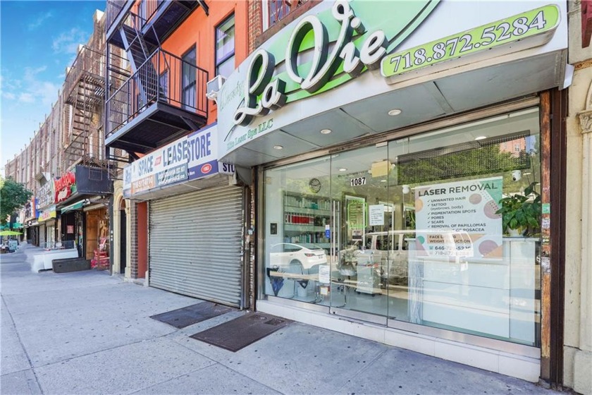 First time on the market.

Great opportunity to be your own boss - Beach Commercial for sale in Brooklyn, New York on Beachhouse.com