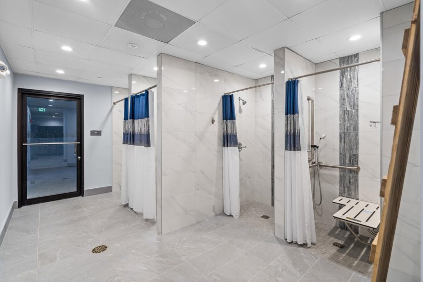 Waterfront remodeled unit featuring wood look tiles white shaker - Beach Condo for sale in Delray Beach, Florida on Beachhouse.com
