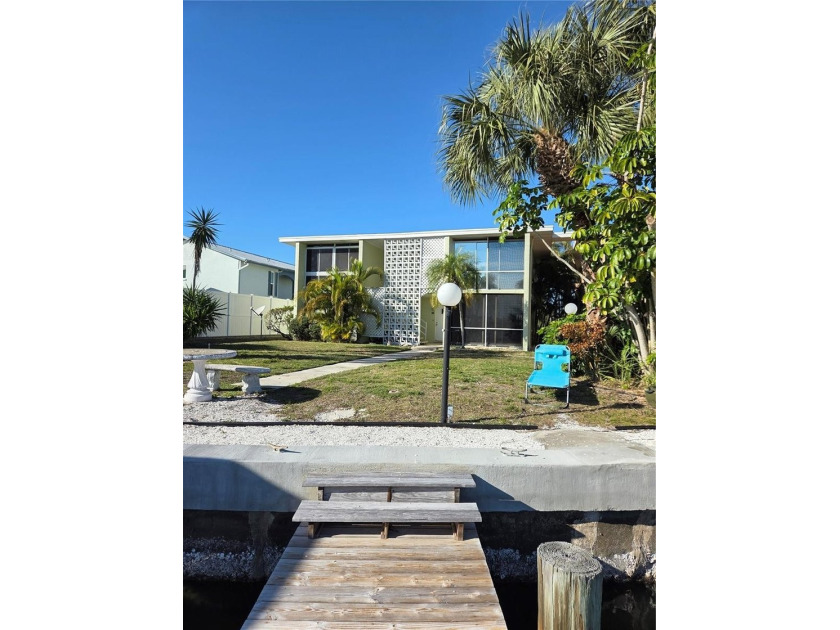 READILY AVAILABLE AND PRICED AGGRESSIVELY TO SELL! THIS GROUND - Beach Condo for sale in Bradenton, Florida on Beachhouse.com