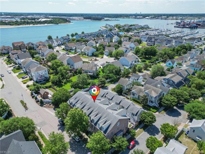 This spacious townhome in Norfolk's desirable East Beach has - Beach Townhome/Townhouse for sale in Norfolk, Virginia on Beachhouse.com