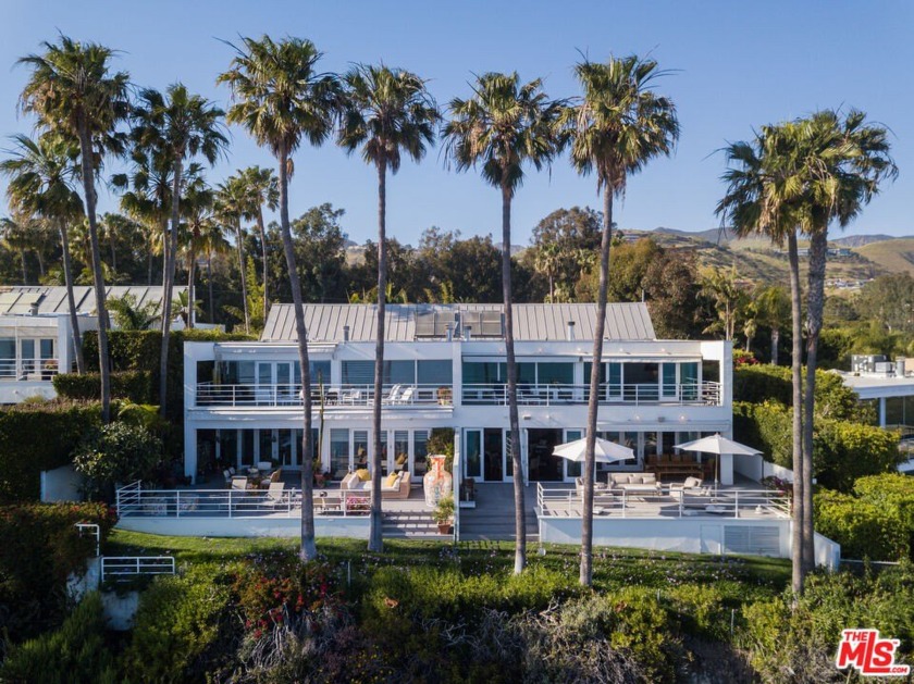 Set against the backdrop of a breathtaking ocean panorama, this - Beach Condo for sale in Malibu, California on Beachhouse.com