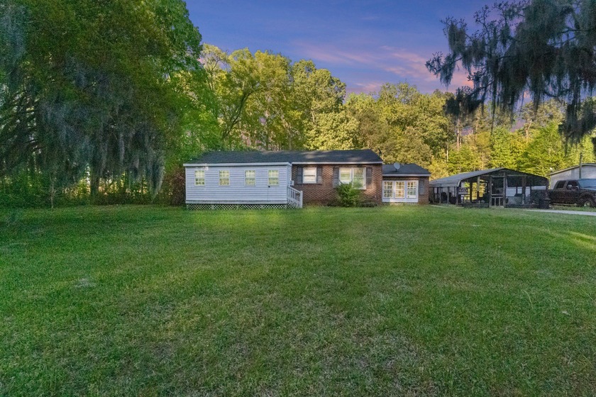Buy this home I'll buy yours.This 4-bedroom, 1-bath (based on - Beach Home for sale in Hertford, North Carolina on Beachhouse.com