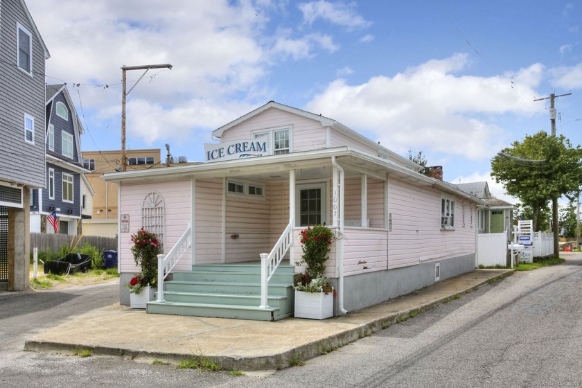 Investment Opportunity? ~ Seaside Retreat? The choice is yours - Beach Home for sale in Fairfield, Connecticut on Beachhouse.com