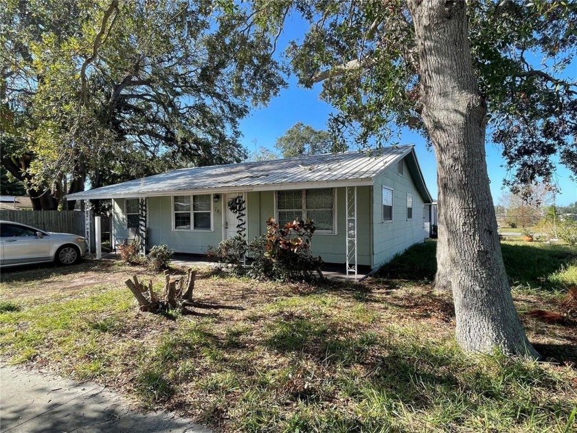 Lovely, End-of-Street 3bed 2 bath home in a Prime Location! - Beach Home for sale in Gulfport, Florida on Beachhouse.com