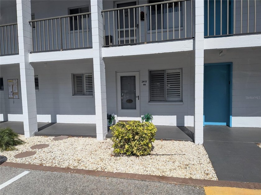 If you looking for easy living;  THIS ONE IS A MUST SEE! - Beach Condo for sale in Bradenton, Florida on Beachhouse.com
