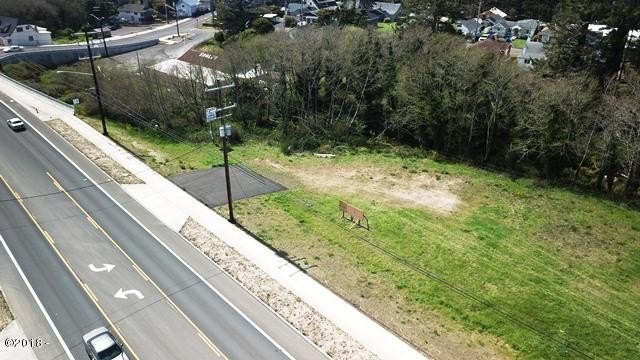 Prime Highway 101 commercial acreage with approximately 185 feet - Beach Commercial for sale in Lincoln City, Oregon on Beachhouse.com