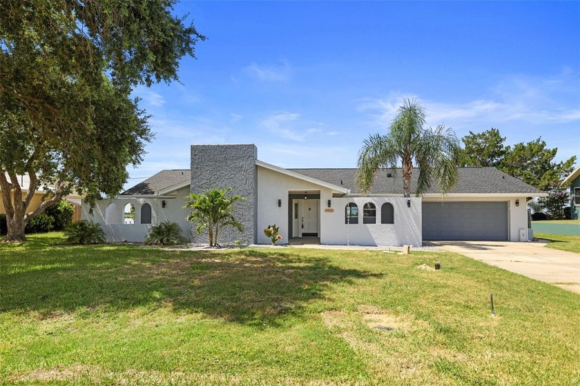 Welcome to this beautiful waterfront home located on Dixie Bay - Beach Home for sale in Crystal River, Florida on Beachhouse.com