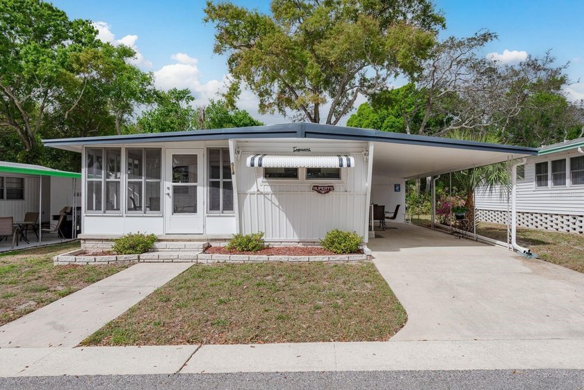 Move right into this fully furnished two bedroom, two bathroom - Beach Home for sale in Clearwater, Florida on Beachhouse.com