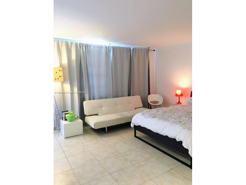 Beautiful studio fully furnished and equipped with balcony and - Beach Condo for sale in Miami Beach, Florida on Beachhouse.com