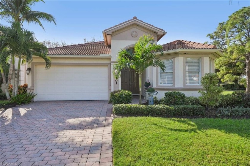 Spectacular 2-bedroom/Den, 2-bath pool home with a 2-car garage - Beach Home for sale in Bonita Springs, Florida on Beachhouse.com