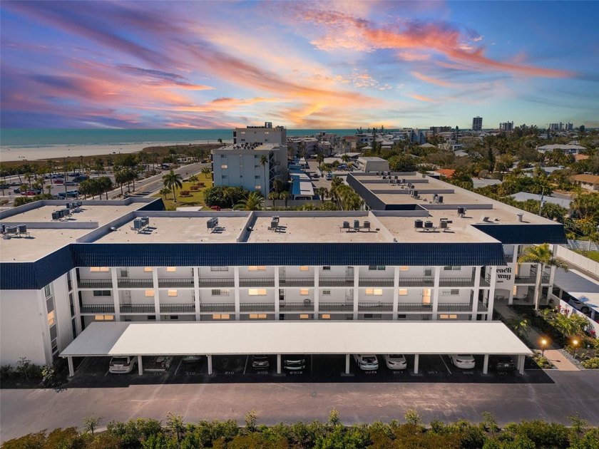 This newly listed condominium presents a distinguished - Beach Condo for sale in Sarasota, Florida on Beachhouse.com