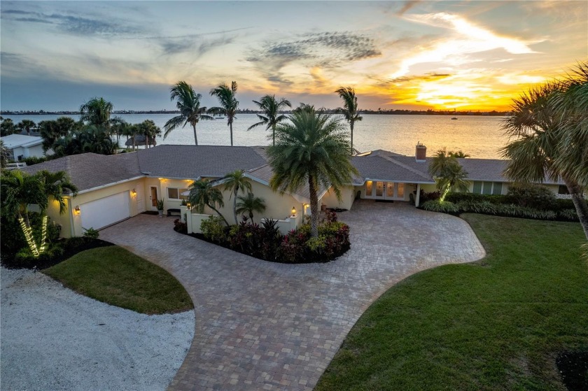 Envision yourself watching endless sunsets where the sky looks - Beach Home for sale in Englewood, Florida on Beachhouse.com