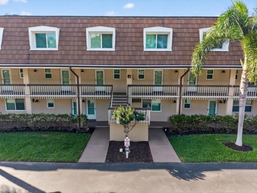 Paradise awaits in this beautiful 2 bedroom 1.5 bathroom - Beach Condo for sale in Marco Island, Florida on Beachhouse.com