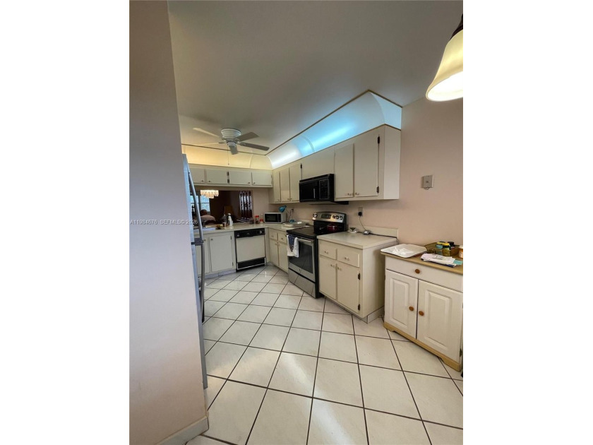 Welcome to this beautiful 2-bedroom, 2-bath condo in Sunrise - Beach Condo for sale in Sunrise, Florida on Beachhouse.com