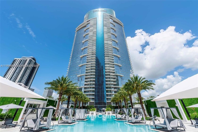 Spectacular 3 Bed + Den / 4 Bath corner unit at Paramount Miami - Beach Condo for sale in Miami, Florida on Beachhouse.com
