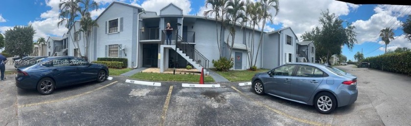 Serene 2nd floor lakefront unit in gated Lakeshore community - Beach Condo for sale in Homestead, Florida on Beachhouse.com