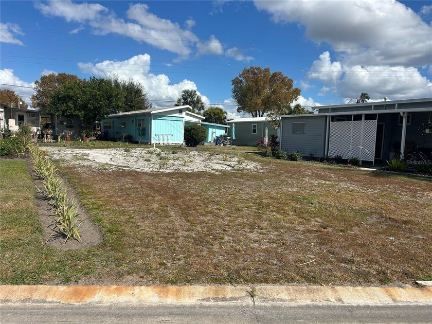 Great building opportunity - Tri Par Estates, 50 X 72 Lot Size - Beach Lot for sale in Sarasota, Florida on Beachhouse.com