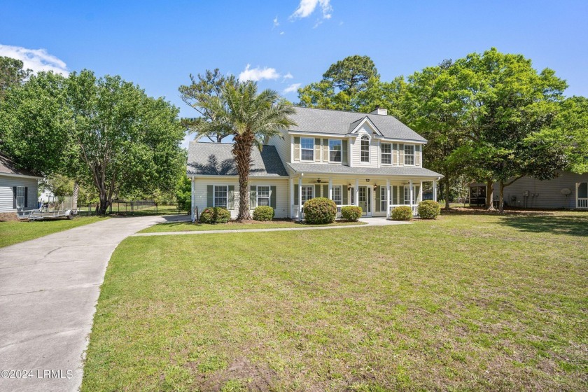 Welcome to this stunning 3 bedroom, 2.5 bathroom home! A perfect - Beach Home for sale in Beaufort, South Carolina on Beachhouse.com
