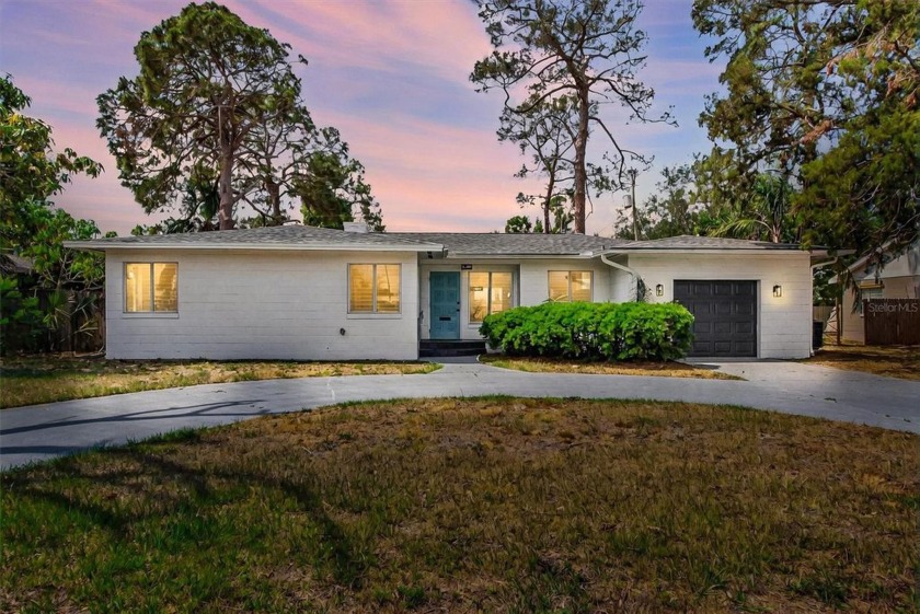 Welcome to the sought-after greater Lake Pasadena neighborhood! - Beach Home for sale in St. Petersburg, Florida on Beachhouse.com
